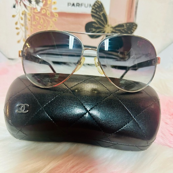 Chanel 4195-Q Aviator Sunglasses with Quilted Lambskin Case - Picture 4 of 10